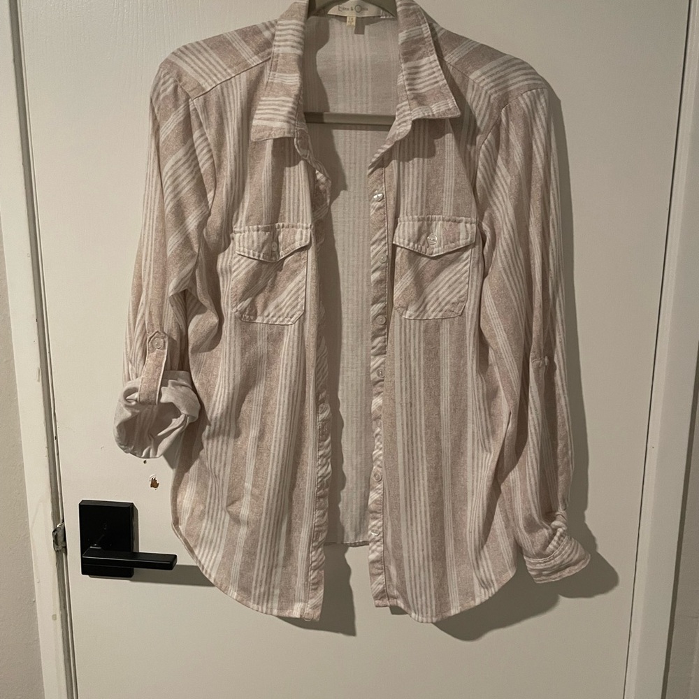 Eden & Olivia Women’s Beige Striped Button-Down Shirt